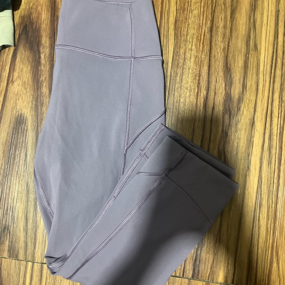 Lululemon Capri Allign’s in Nightfall